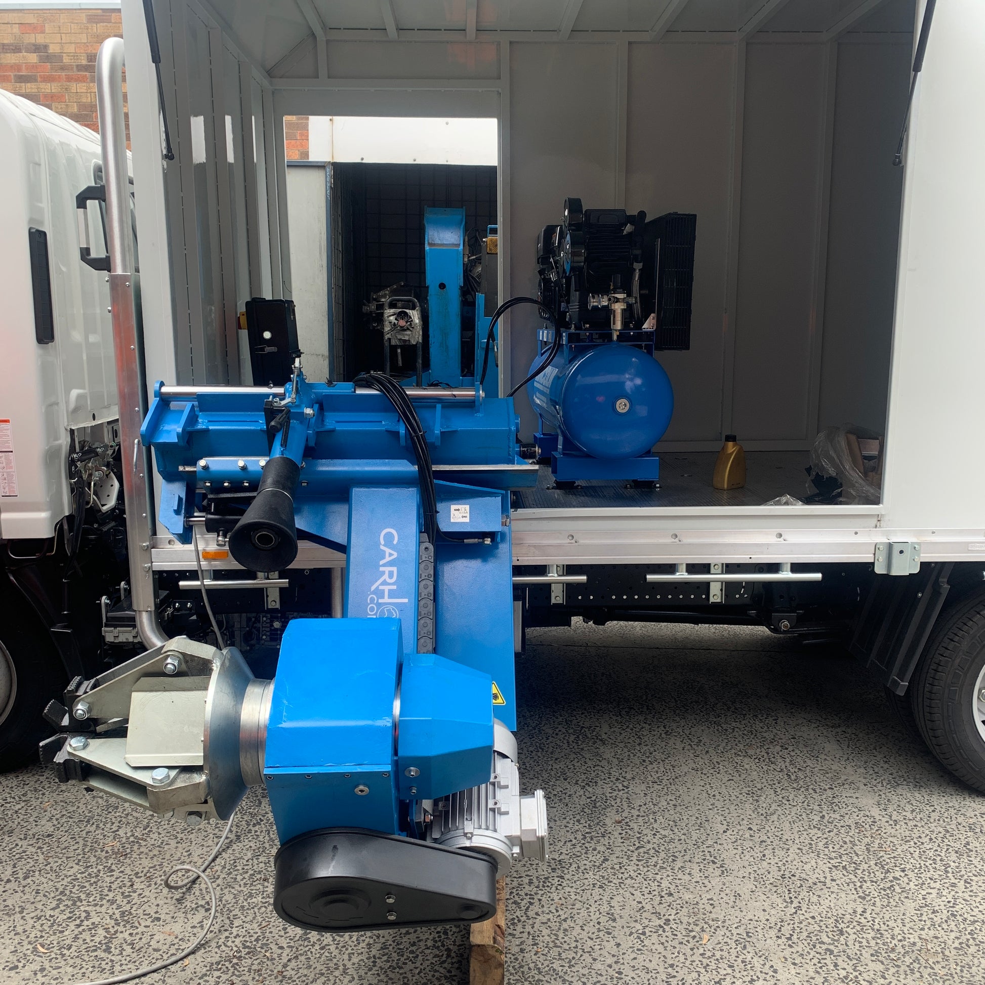 Portable On-Car Truck Tyre Fitting Machine TC008