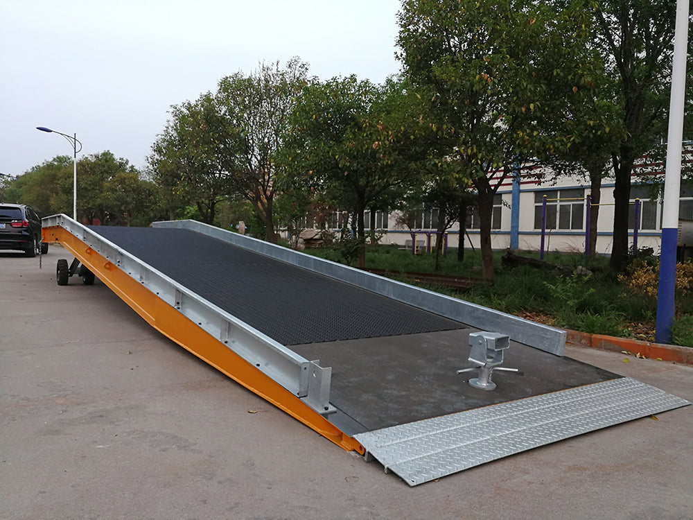 Container loading ramp