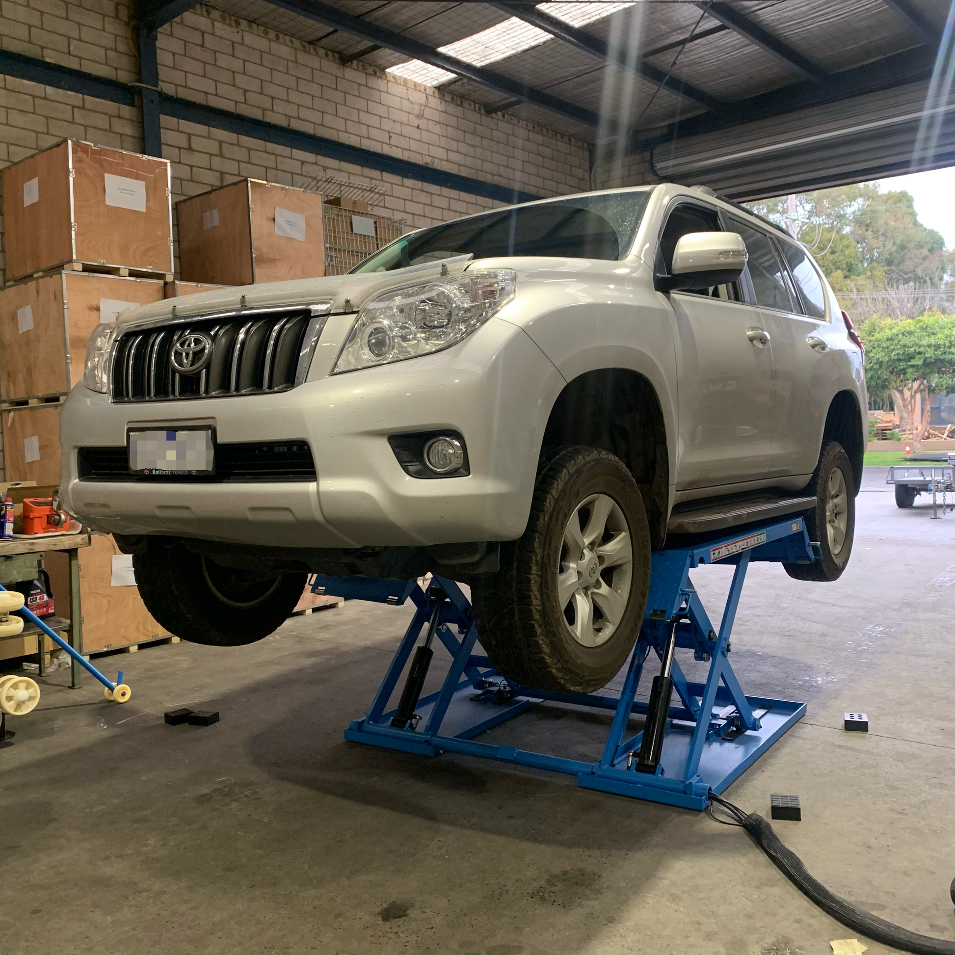 3T Portable Mid-Rise Scissor Car Hoist Lift SS330