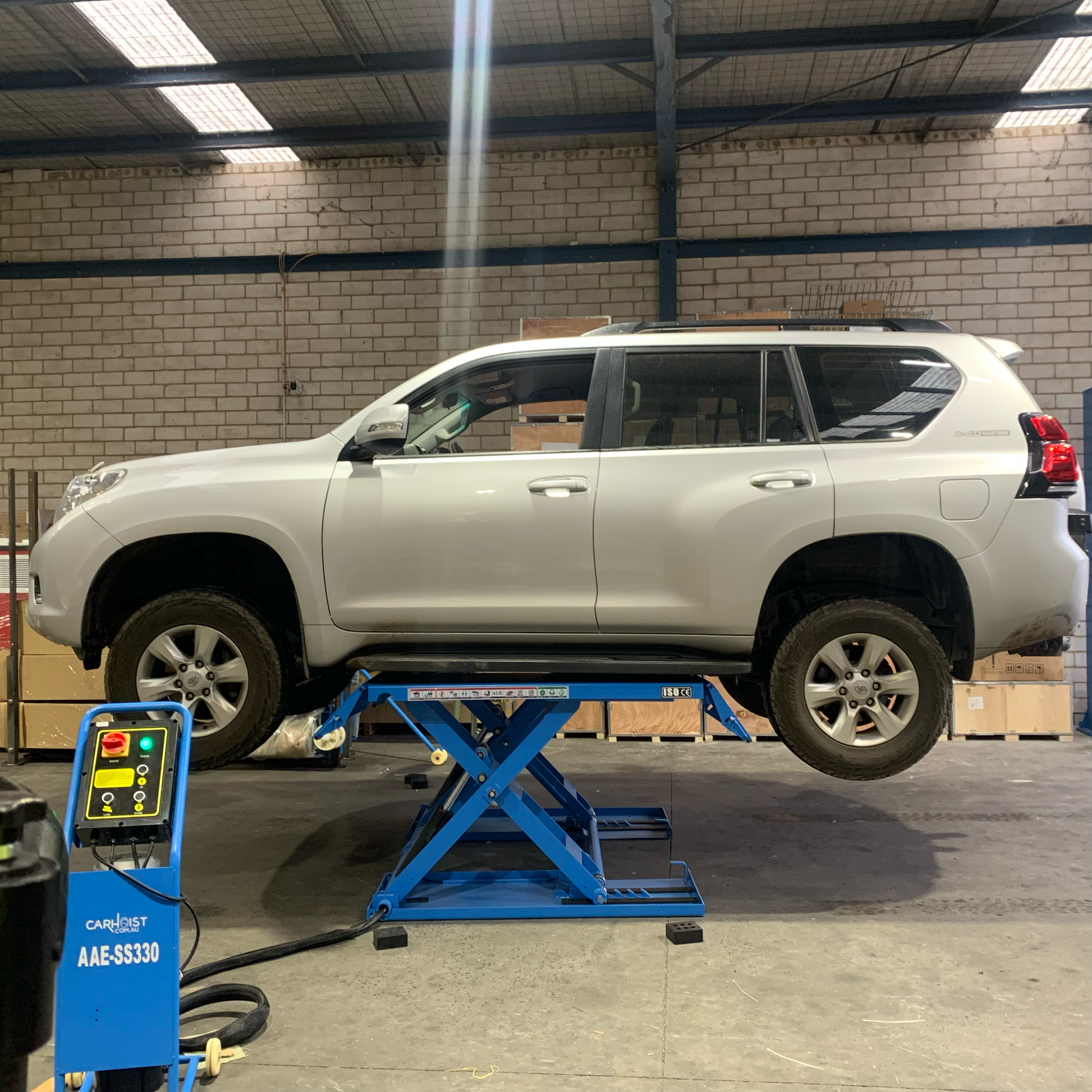 3T Portable Mid-Rise Scissor Car Hoist Lift SS330