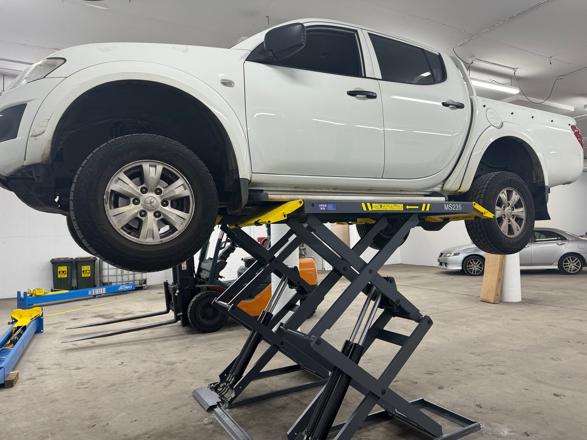 3.5T Low profile scissor car hoist lift MS235