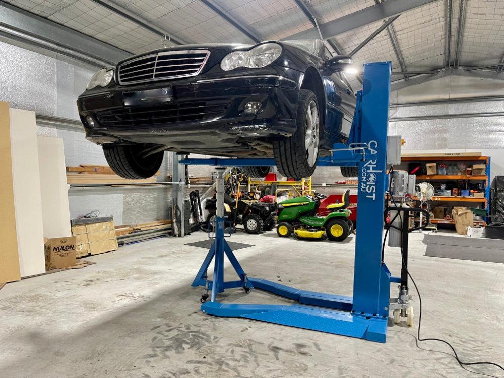 Single post car hoist